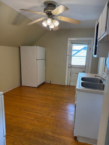 Building Photo - 1412 Winnebago St