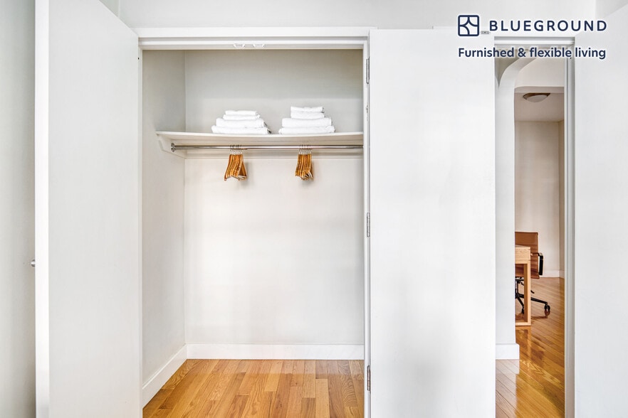 Building Photo - 10 Downing St