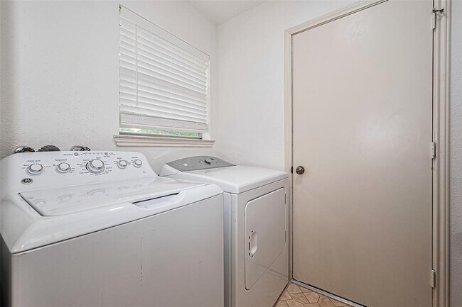 Building Photo - 3403 Swift Creek Ct
