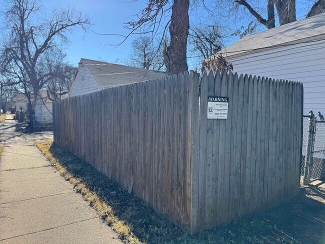 Building Photo - 2001 Elizabeth Ave