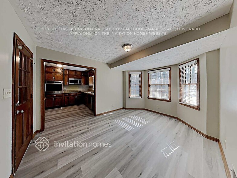 Building Photo - 542 Kenwood Rd