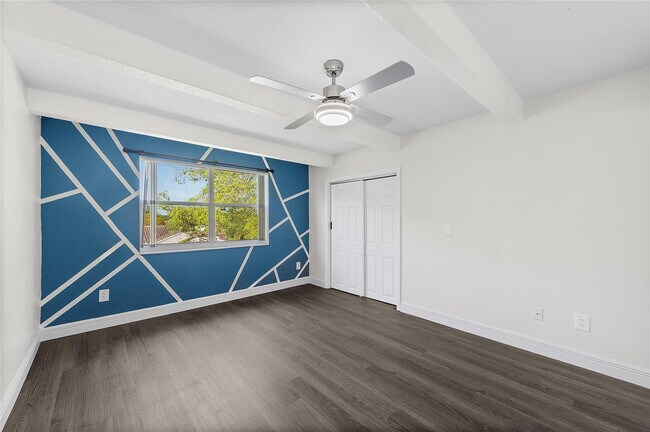 Building Photo - 10120 Boca Entrada Blvd