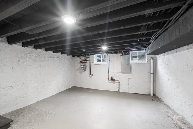 Building Photo - 509 Greenwich St