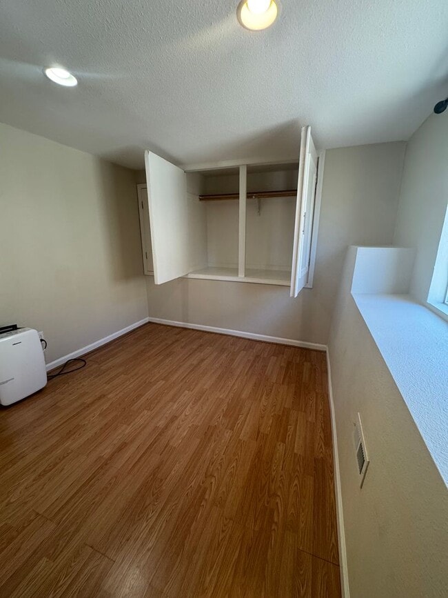 Building Photo - Spacious 3BR/2BA home in South San Francisco