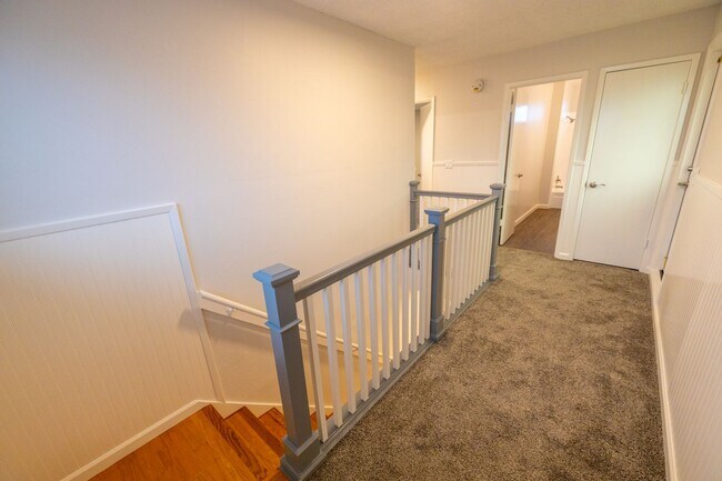 Building Photo - Large updated home in San Mateo Village!