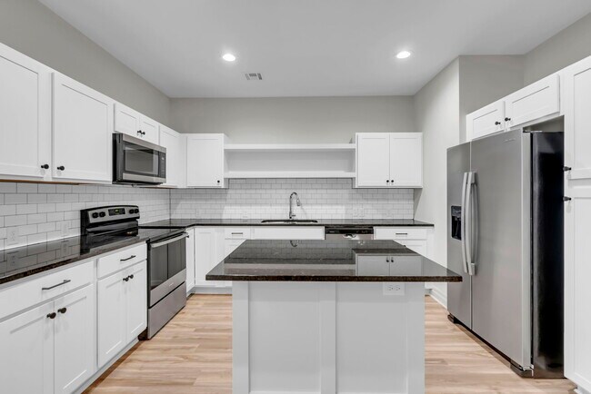 Building Photo - 1811 Liam Ct