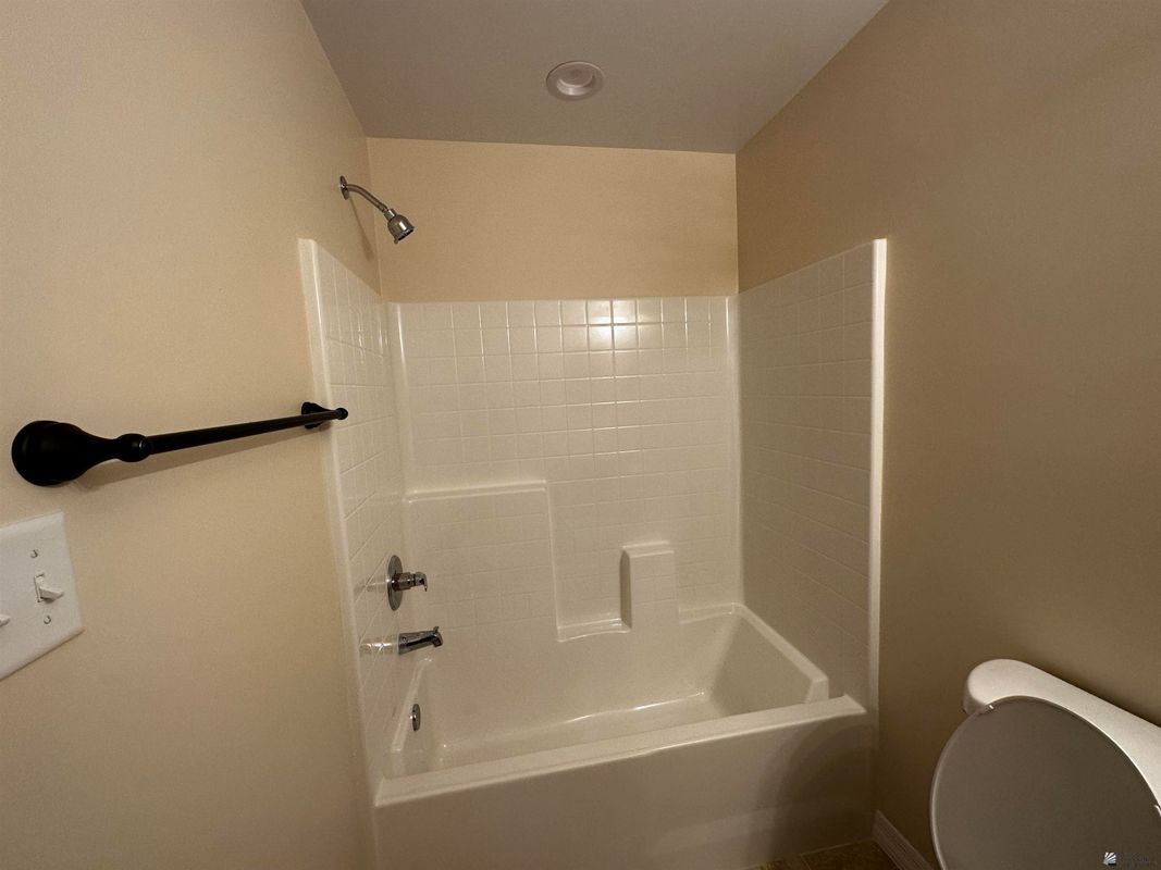 Building Photo - 436 S 17th Ave