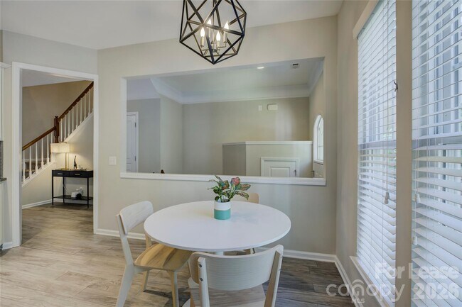 Building Photo - 629 6th Baxter Crossing