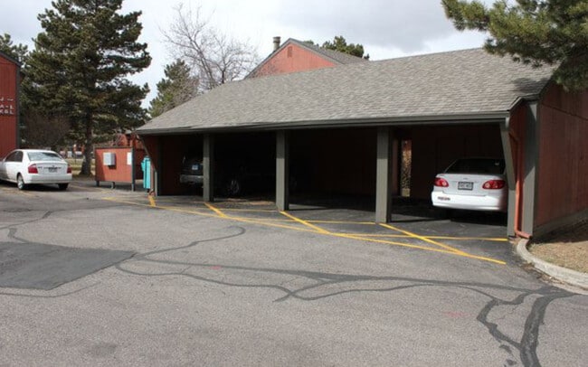 Building Photo - Beautiful Two-story, 3 Bed, 1.5 Bath Condo 1/2 Mile from CSU!