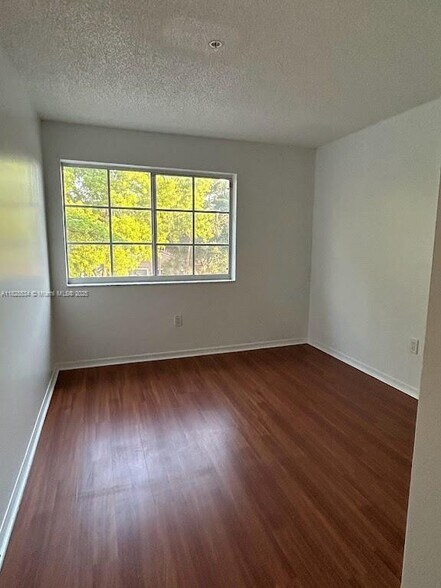 Building Photo - 12124 Saint Andrews Pl