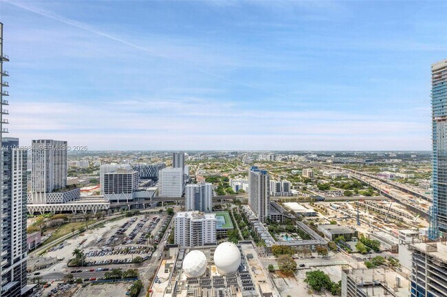 Building Photo - 851 NE 1st Ave