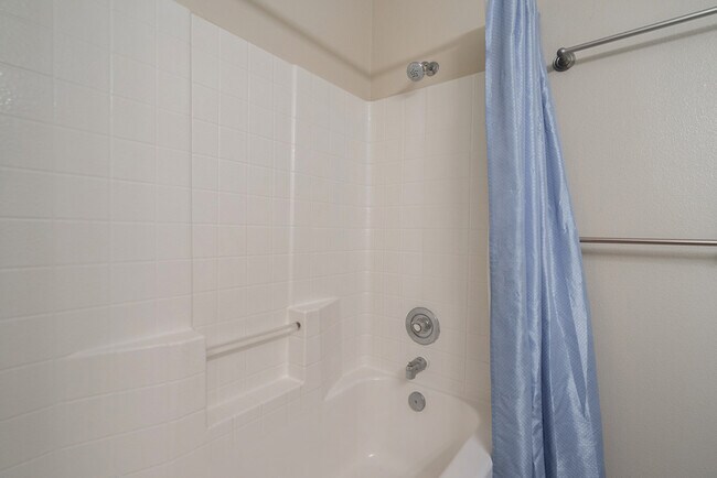 Building Photo - Utilities Included! Beautiful 2 Bedroom Townhome in Ivins