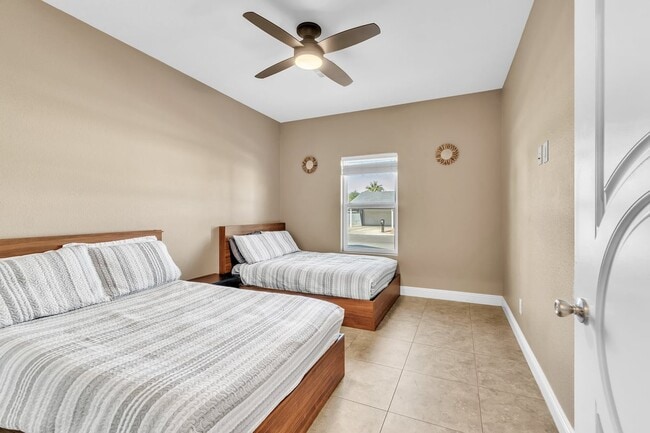 Building Photo - RV GARAGE | Single Story | Furnished Or Unfurnished