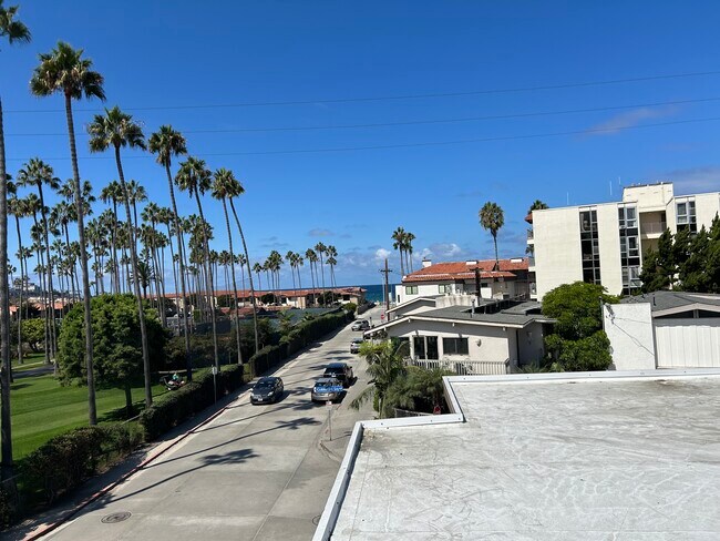 Building Photo - La Jolla Shores