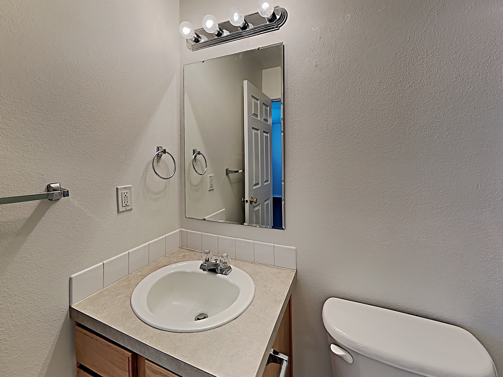 Building Photo - 802 NW 9th Pl