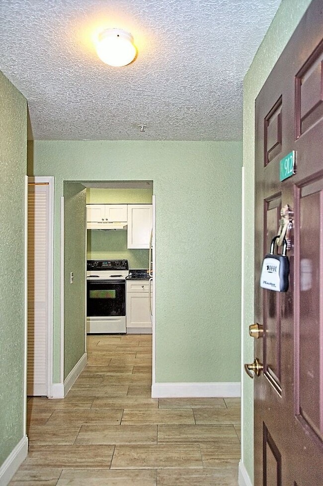 Building Photo - 1 bed/ 1 bath with one car garage in Audub...