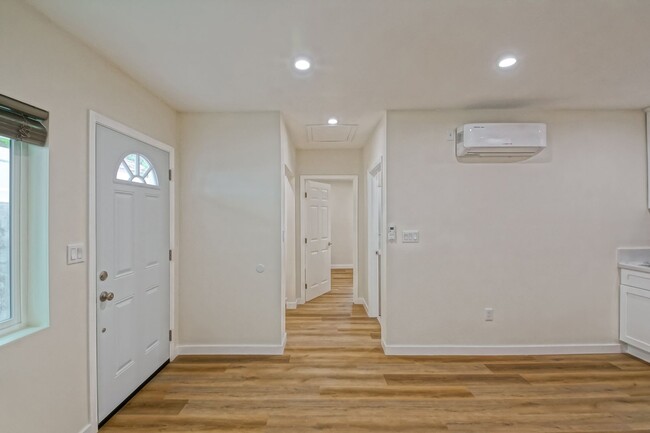 Building Photo - NEWLY BUILT, LUXURIOUS & BRIGHT, 1BR1BA AD...