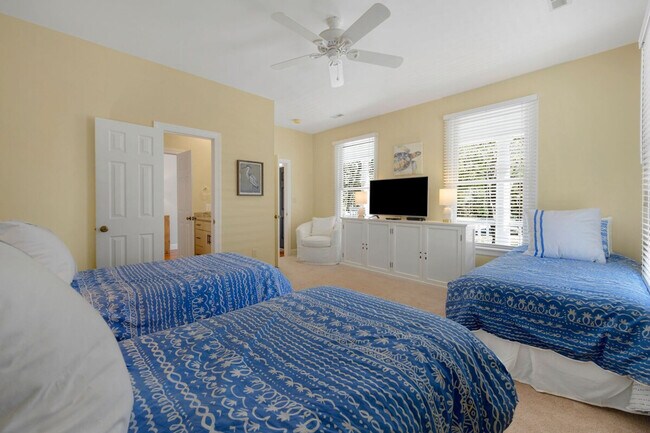 Building Photo - 125 Brandon Way