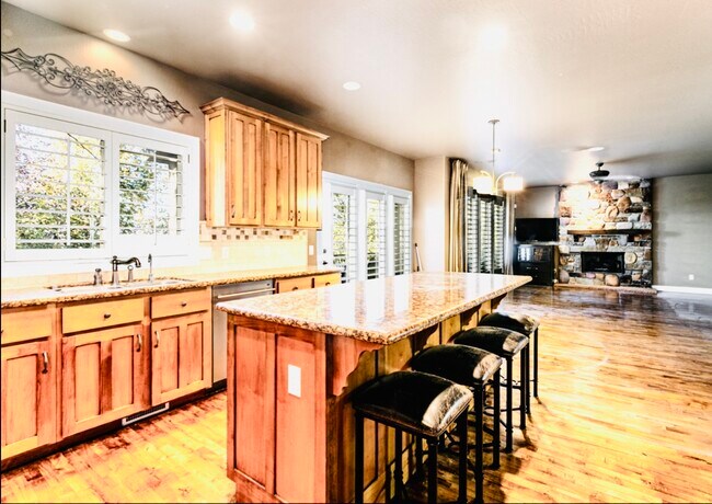 Building Photo - 9728 Quartzridge Dr