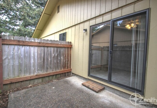 Building Photo - 2912 NE 86th Ave