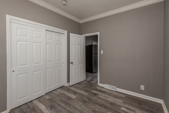 Building Photo - 8819 North Ave