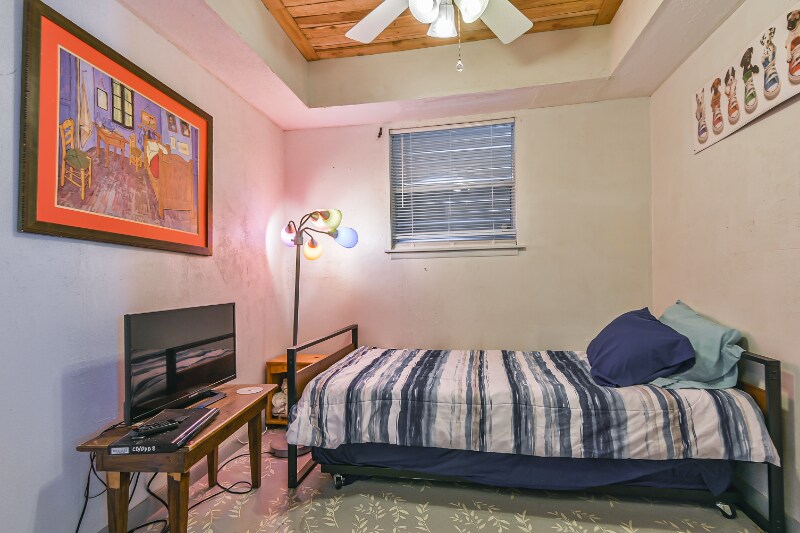 Building Photo - 4026 Kent Dr