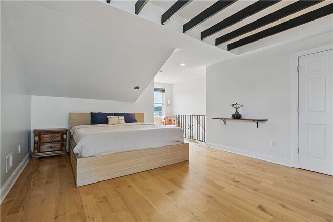 Building Photo - 3865 Howley St