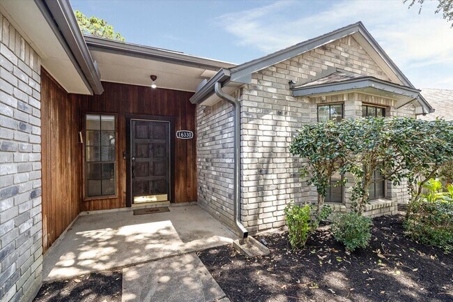 Building Photo - 16330 Leamington Ln