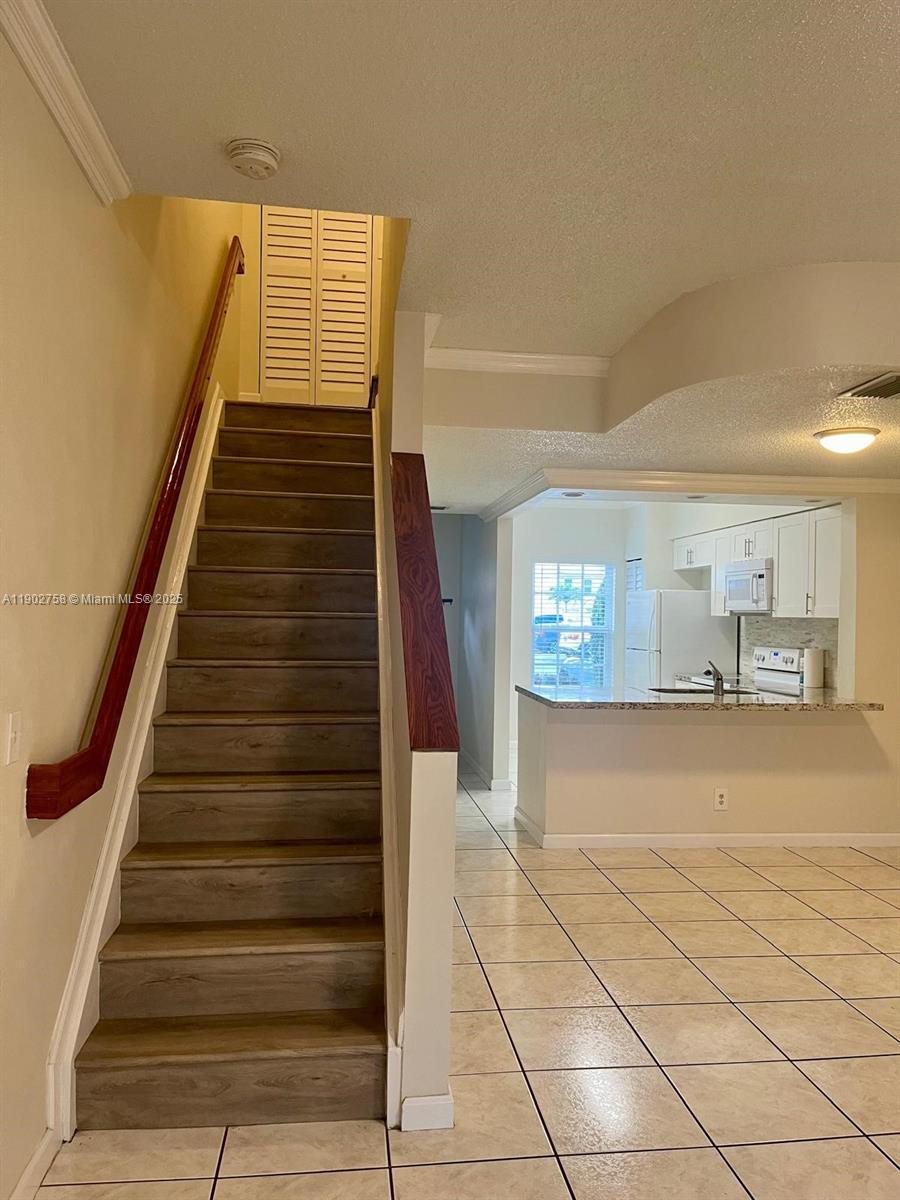 ? 21 Fleming Ct, Weston — Updated, Stylish, and Right Where You Want to Be! ? - 21 Fleming Ct