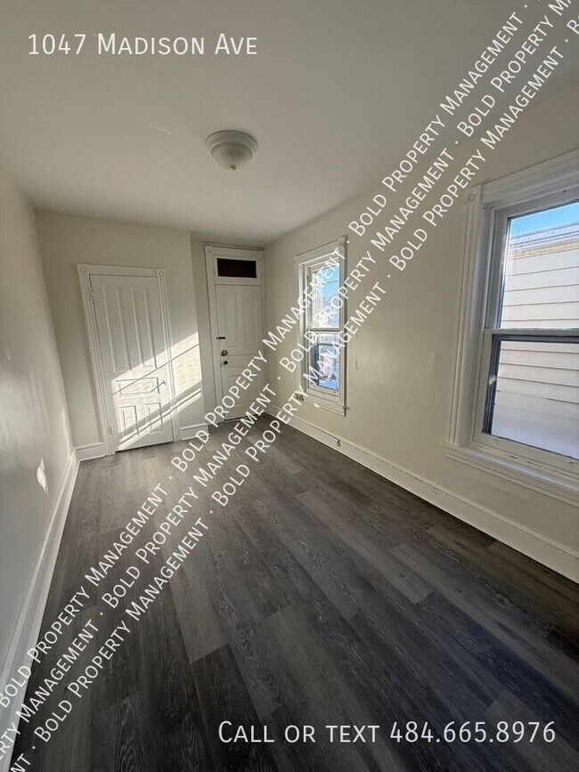 Building Photo - 1047 Madison Ave