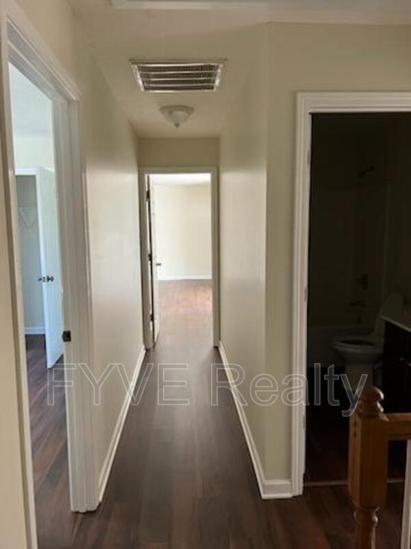 Building Photo - 2426 Middlebrook Ridge Ln