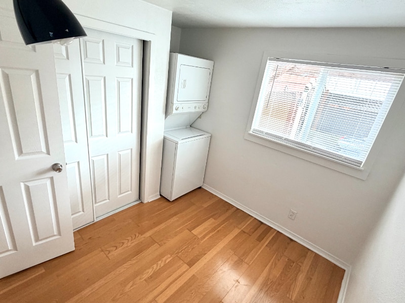 Building Photo - 220 E Home St