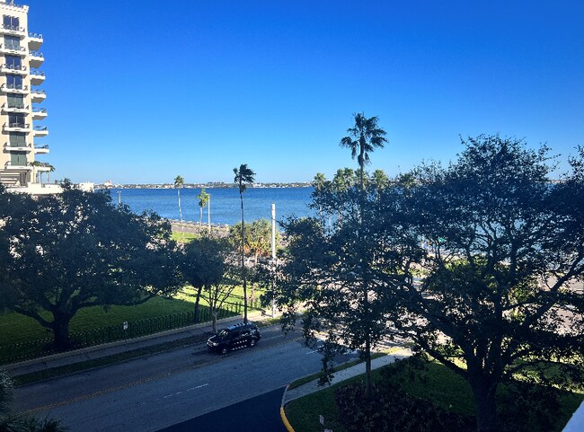 Building Photo - 2401 Bayshore Blvd