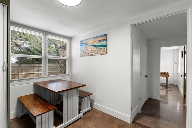 Building Photo - 1805 Springtime Ave