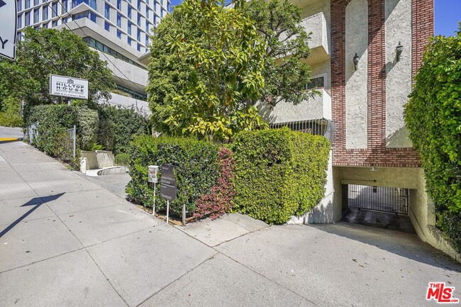 Building Photo - 1228 N La Cienega Blvd