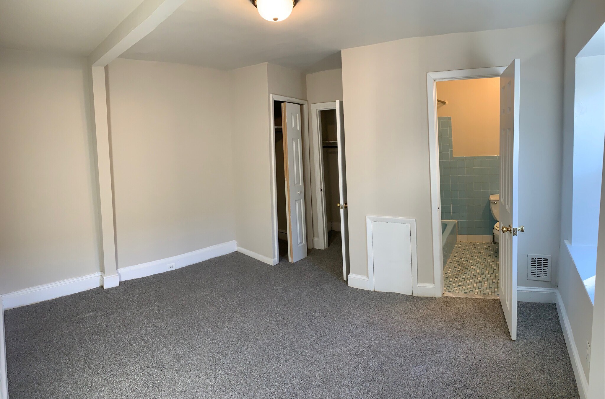 Building Photo - 4412 Osage Ave