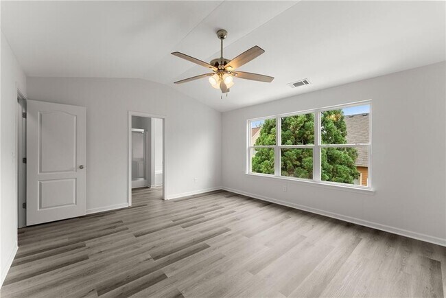 Building Photo - 124 Oakmont Dr