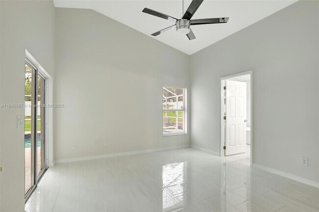 Building Photo - 502 Oxford Dr