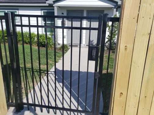 Building Photo - 2202 Solo St