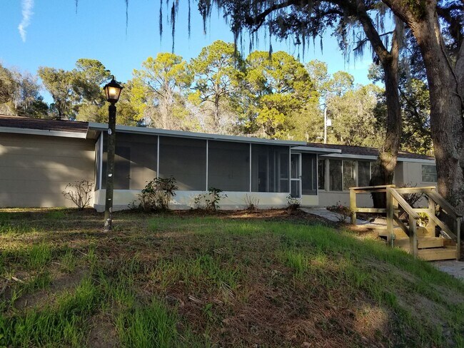 Building Photo - Waterfront 3 bedroom 2 bath in Beautiful B...