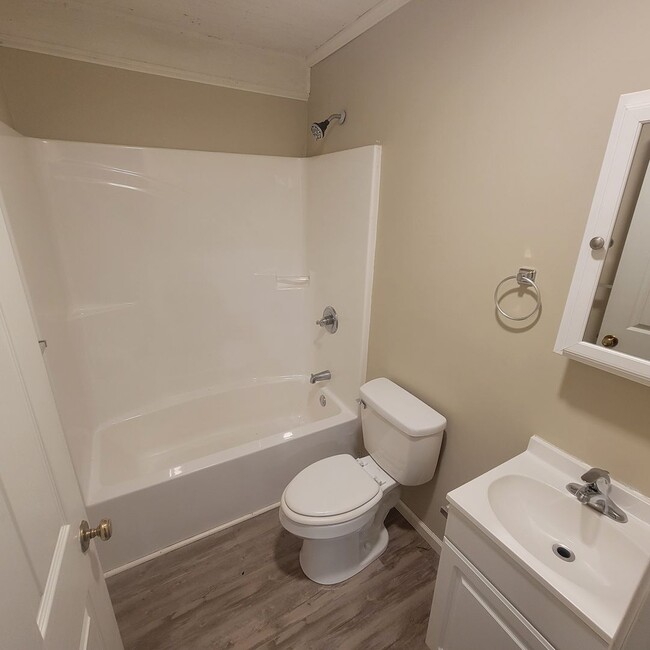 Building Photo - 4 Bedroom, 2 Bathroom Single Family Home-$...