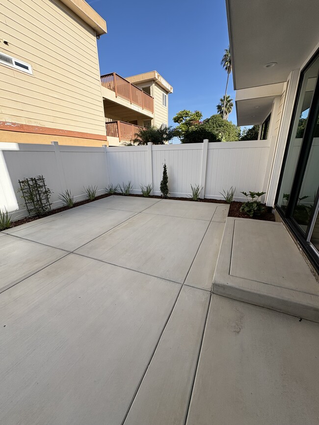 Building Photo - 258 Donax Ave