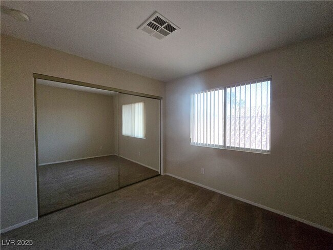 Building Photo - 8120 Sandy Creek Dr