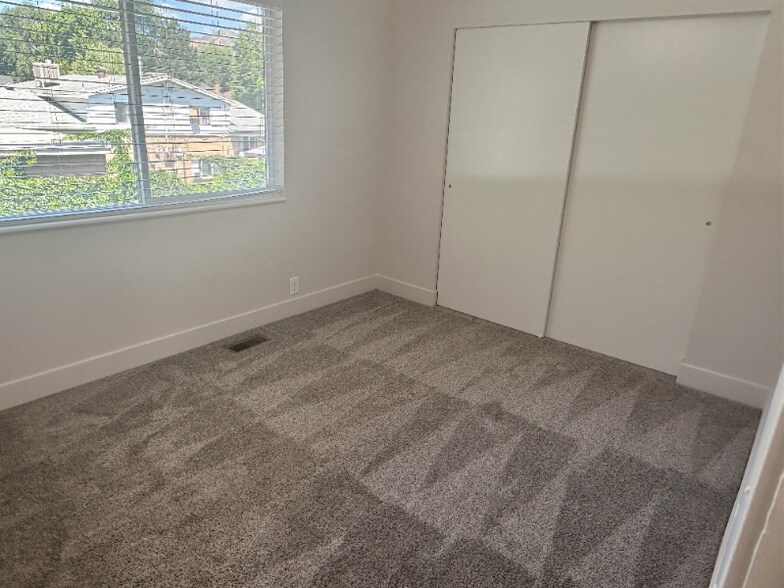 Building Photo - 2117 E 3300 S