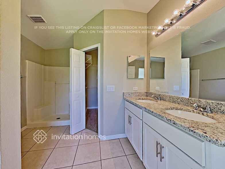 Building Photo - 1052 Brumpton Pl