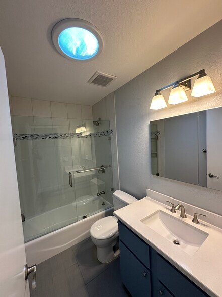 Bathroom - 844 Coolidge Ave