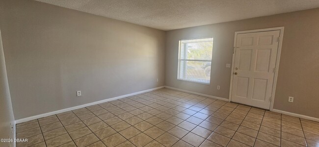 Building Photo - 335 S Osceola St