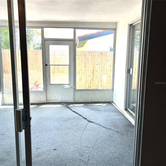 Building Photo - 2152 Greenbriar Blvd
