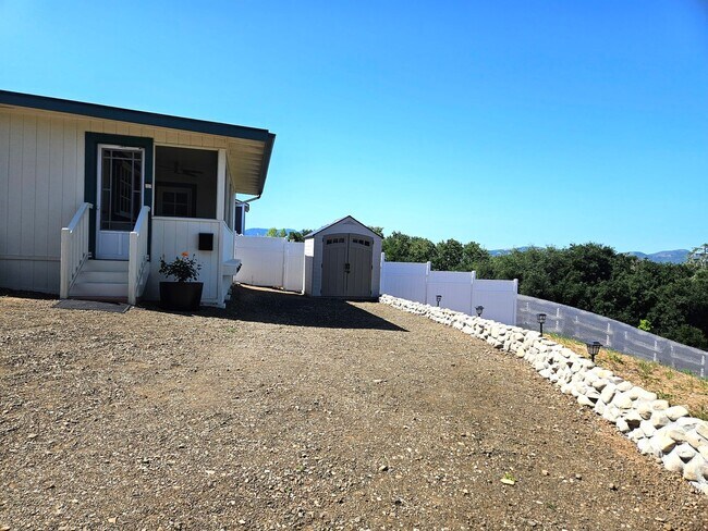 Building Photo - 1219 Deer Trail Ln