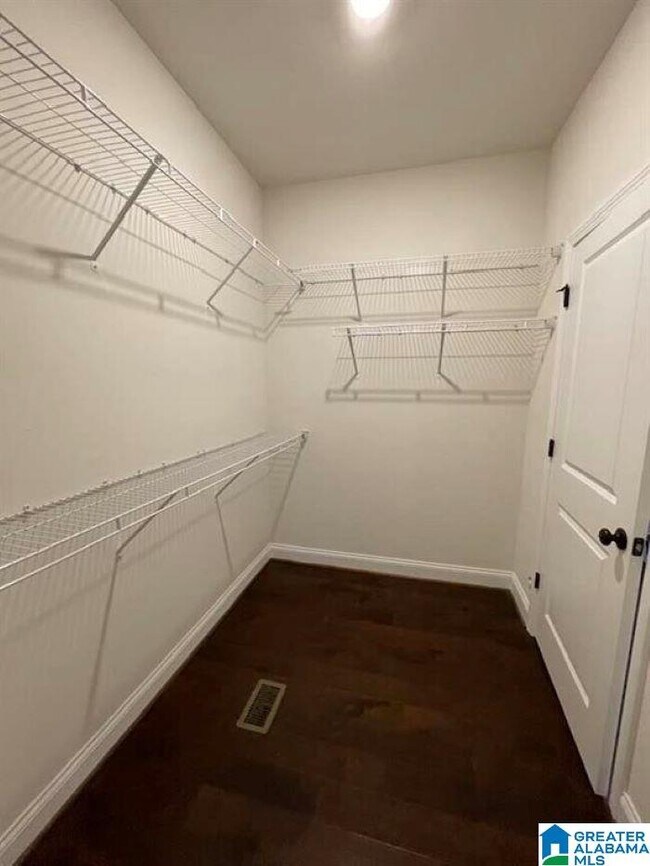 Building Photo - 4234 Lennox Dr